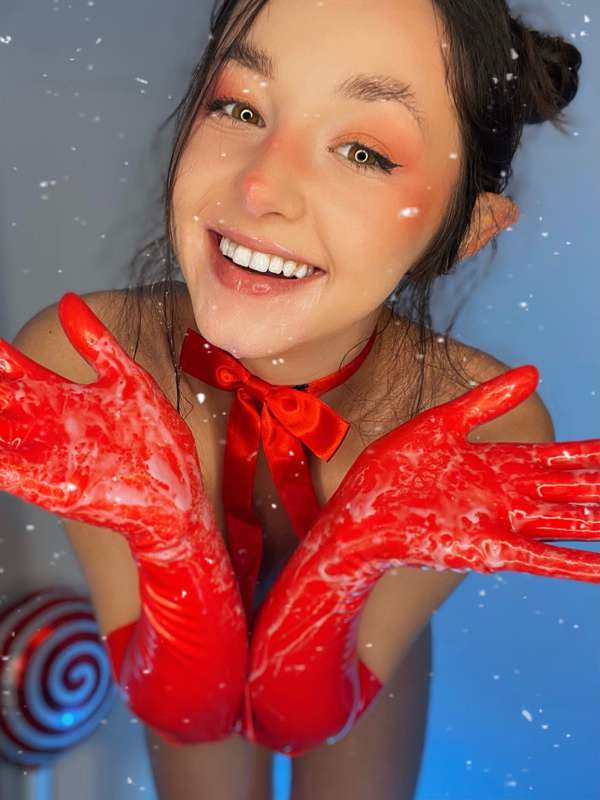 When he finally takes out his Candy Cane 🥵🤤 1