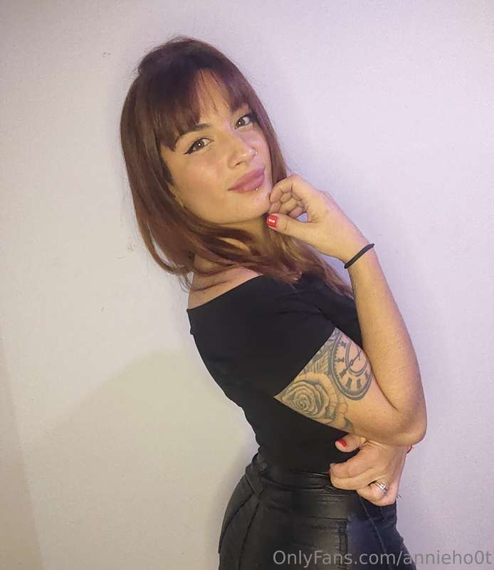 Annieho0T - Onlyfans - 21 Apr, 2025