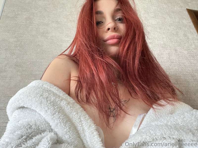 Should I be more wild and take off the rest of this robe?😏