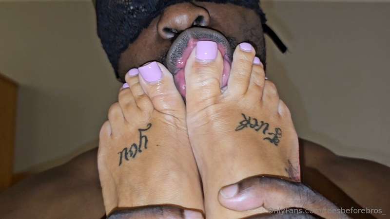 Starting off with Tatty Tyler's cute little tootsies! 12