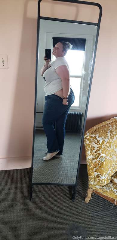 Cute after work selfies! So tired and so sore! 3