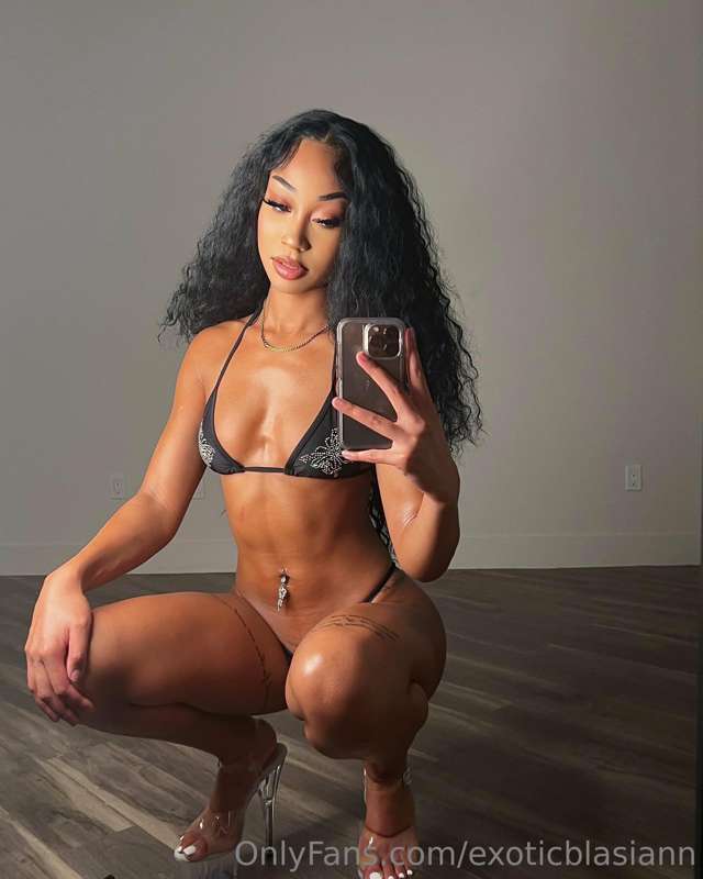 gooood morninggg 🤤😛 I wanna start Monday off GREAT with a cu..