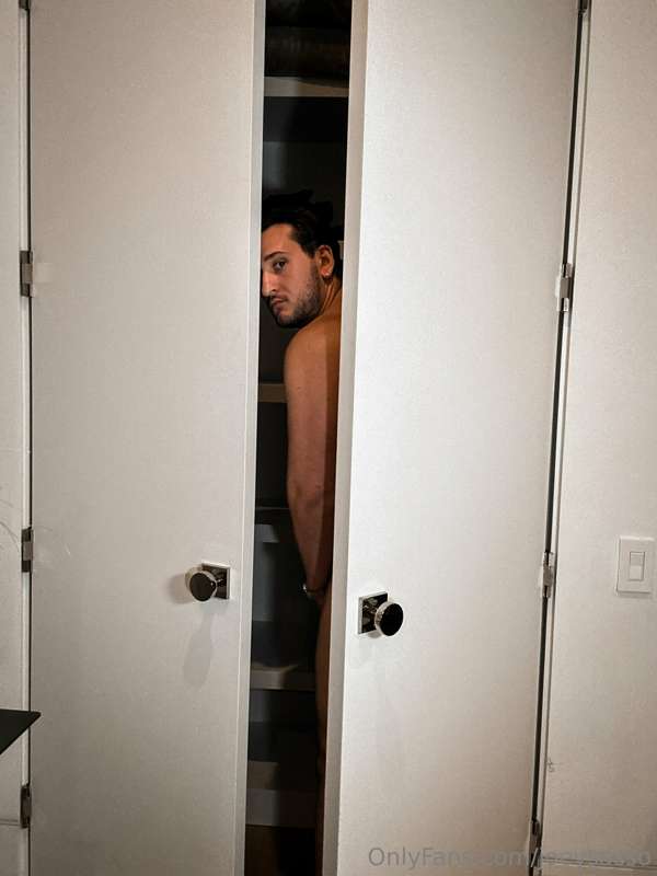 Knock, knock, daddy’s here 😈