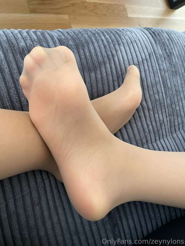 Some nude nylon soles 🤤