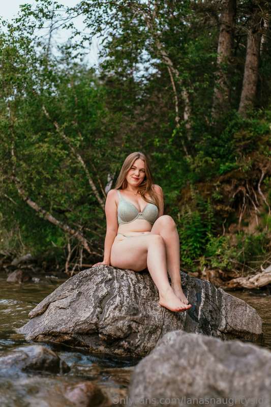 the set of pics from our most recent trip to the lake🌲🌅 they.. 10