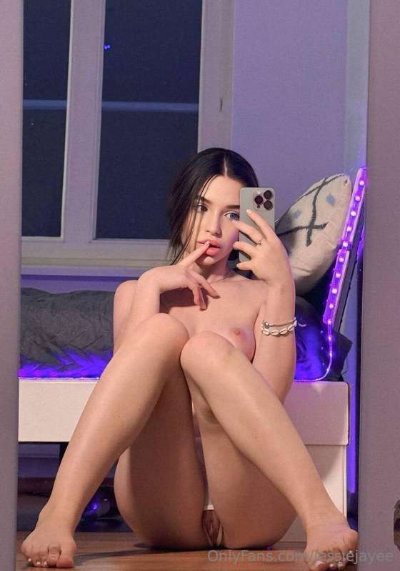 ## Cutie natural babe @mellowe 😈🔥## This crazy student wants..