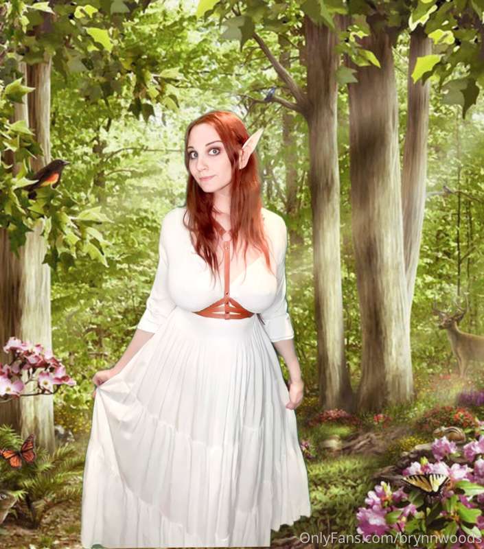 A wild Mommy elf appears…. I think she’s trying to tell you ..