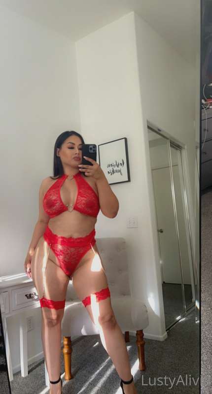 Here is my selfie style photoshoot in the red lingerie 😆 whi.. 6