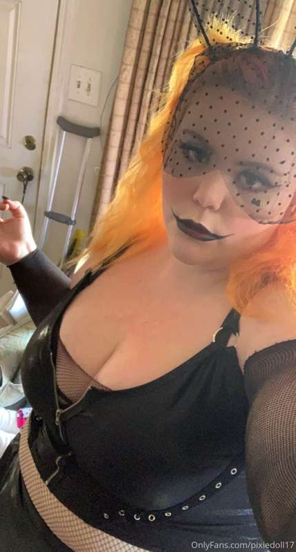 Who would pay to see a set done in this?