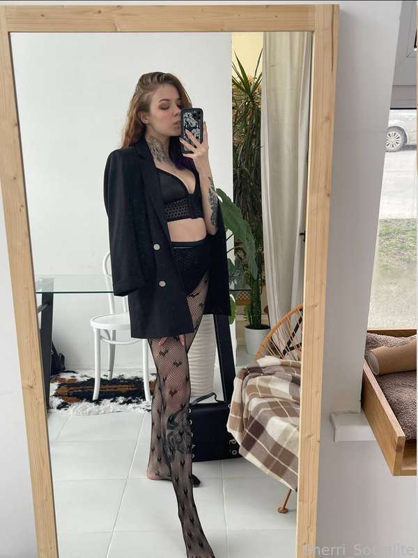 Sherri_Socialite - Fansly - 05 Feb, 2023