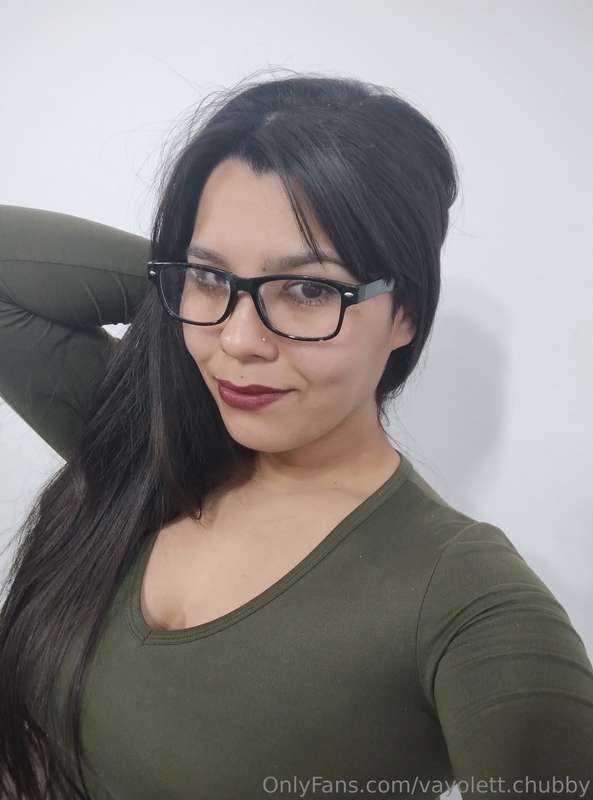 I can be your boss or your cute home-wrecking secretary 😈✨
