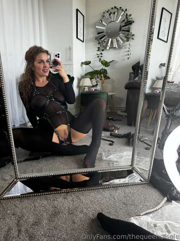 Body stocking paired with this leather harness… powerful 😈🖤C.. 4