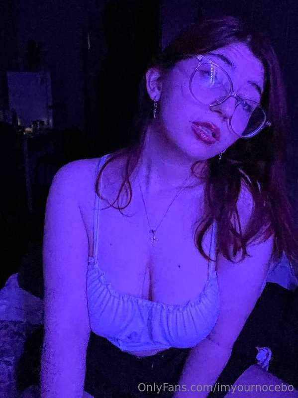 i'm all dressed up and lonely :3