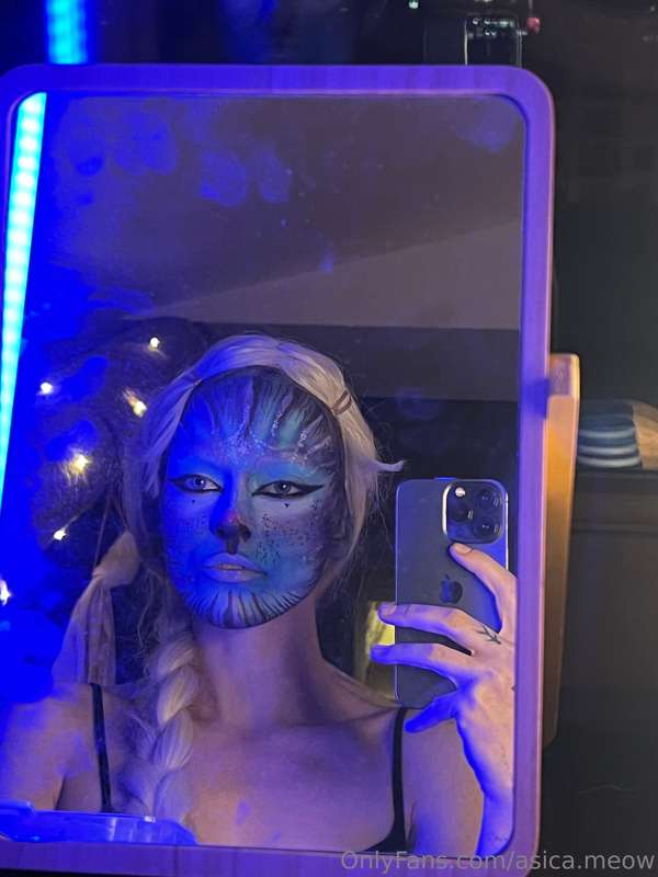 This is my Avatar cosplay, my vision of myself as a Na'vi💙 I..
