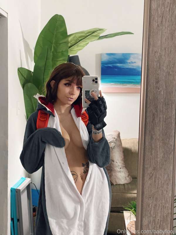 I didn’t do a full set on the shark look but of course I fla.. 13