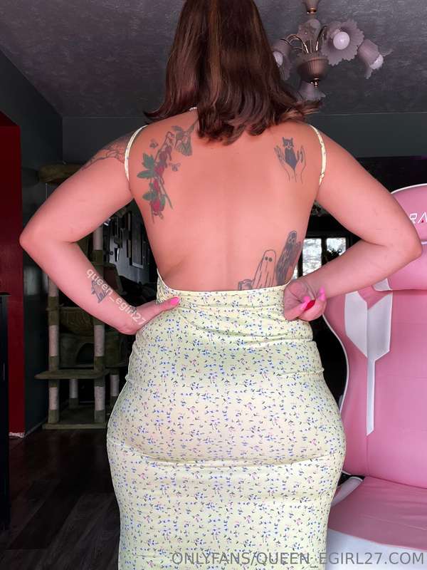 I didn't take many pics in this dress  5