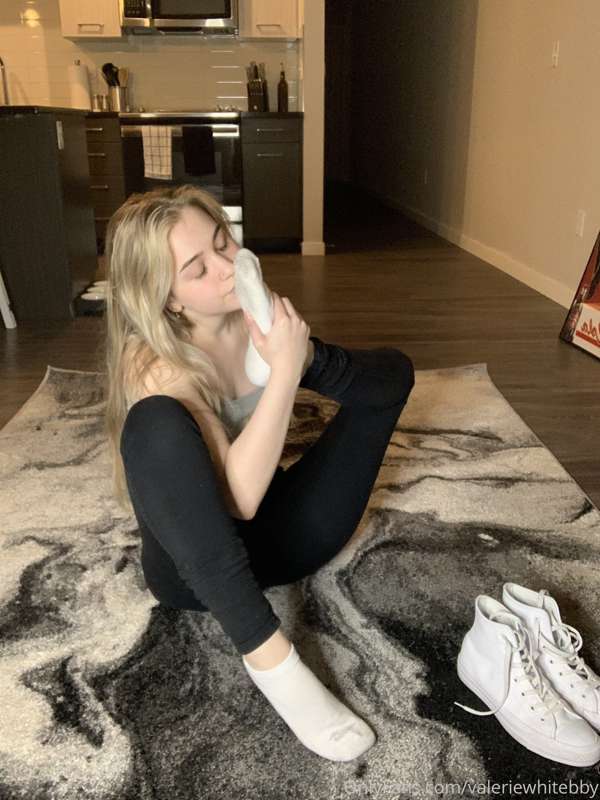 Removing my socks and shoes 💖 7