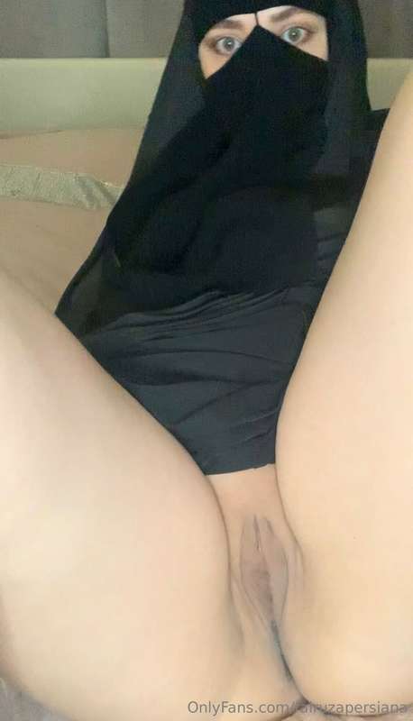 Fairuzapersiana - Onlyfans - 17 Nov, 2023