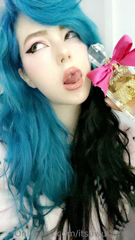 A collection of pictures where I stick my tongue out 1