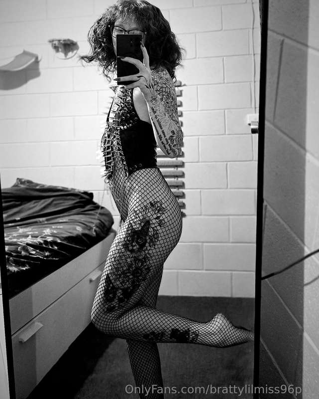 Some fishnetsSome wet pussySome feetSome huge ass and thighs..