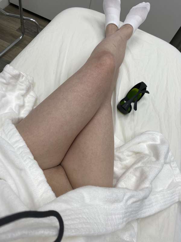 laser hair removal- round three. 

it was FREEZING in that r.. 4