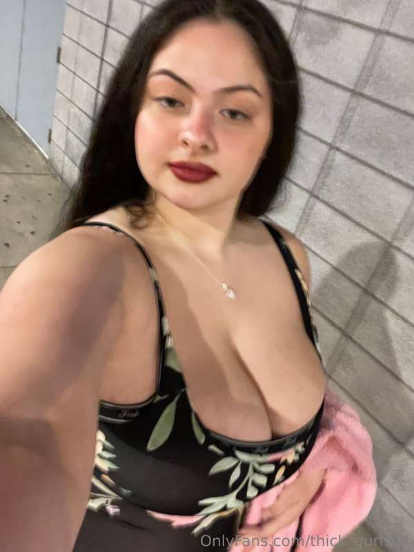 Thick_Gurl101 - Onlyfans - 15 Jun, 2024 2