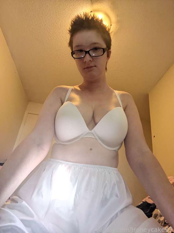 Honeycake93 - Fansly - 31 Aug, 2022 4