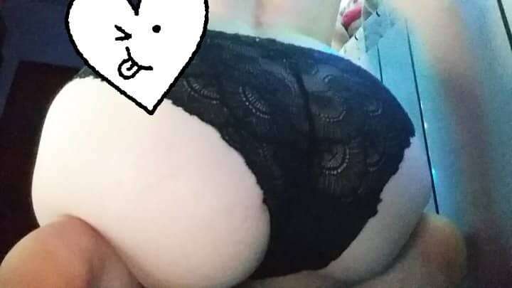 Should I post more 18yo virgin solo content? Here's some to ..