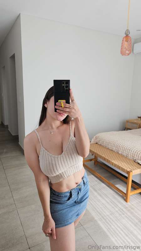 I usually don’t wear skirts but they fit me so good