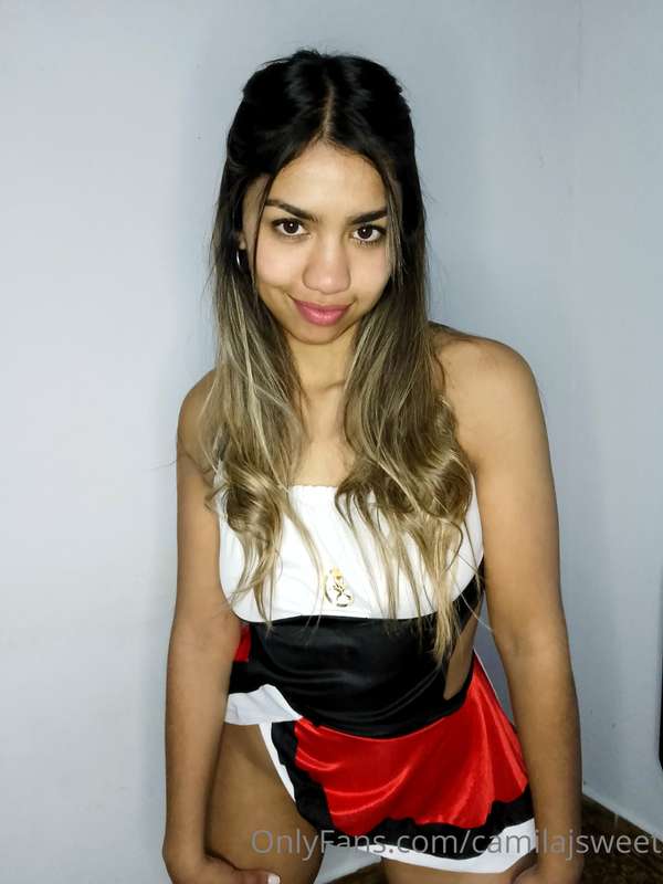 hello loves! What do you think of my pirate costume? 😏