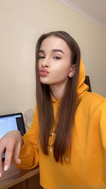 Maryy_18 - Onlyfans - 04 Nov, 2024