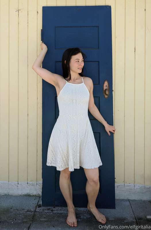 I found a blue door on my roof and thought it might be a cut.. 2