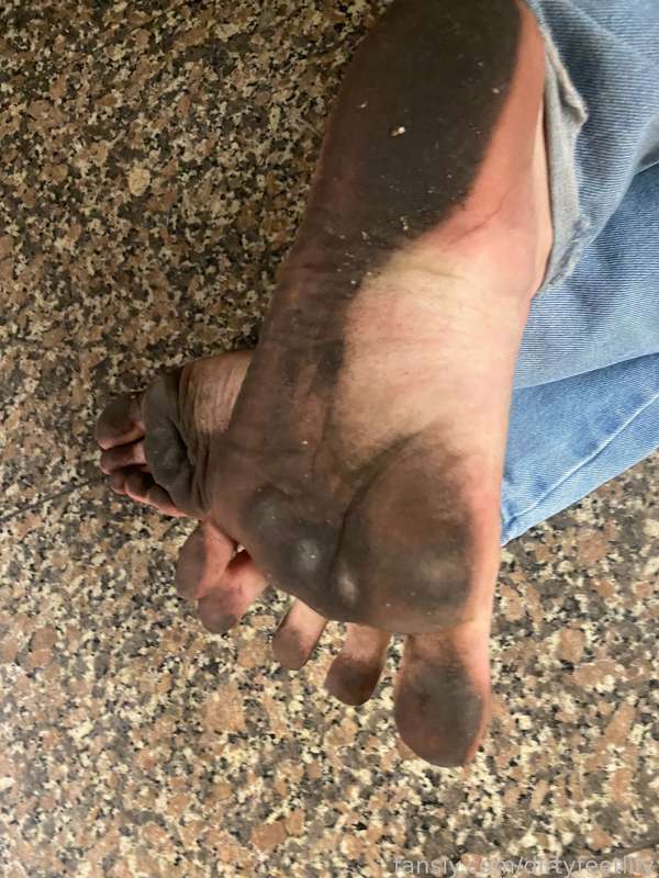 Dirtyfeetlily - Fansly - 30 Apr, 2025 5