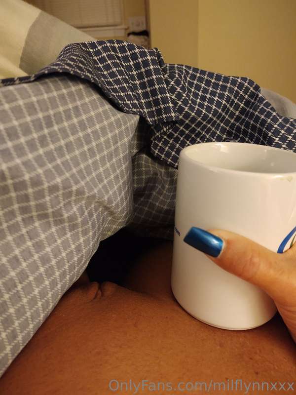 What better than coffee and pussy in the morning...