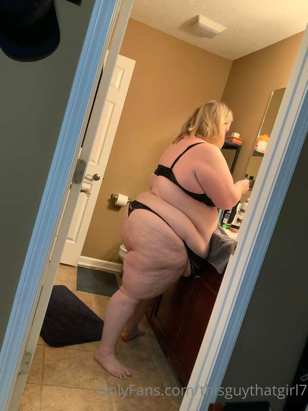 What it really looks like when I’m getting ready for a photo.. 19