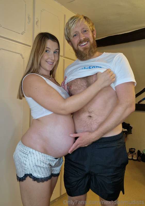 Hot Momma & Hot Daddy want to play with you 🤪💕 Want to get n.. 7