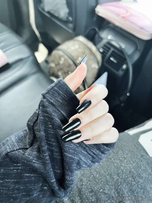 hi i got my hair and nails done today !! i also saw nemo and.. 3