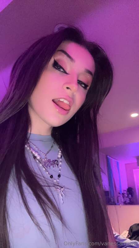 Don't be shy! I don't bite.. hard 😈
