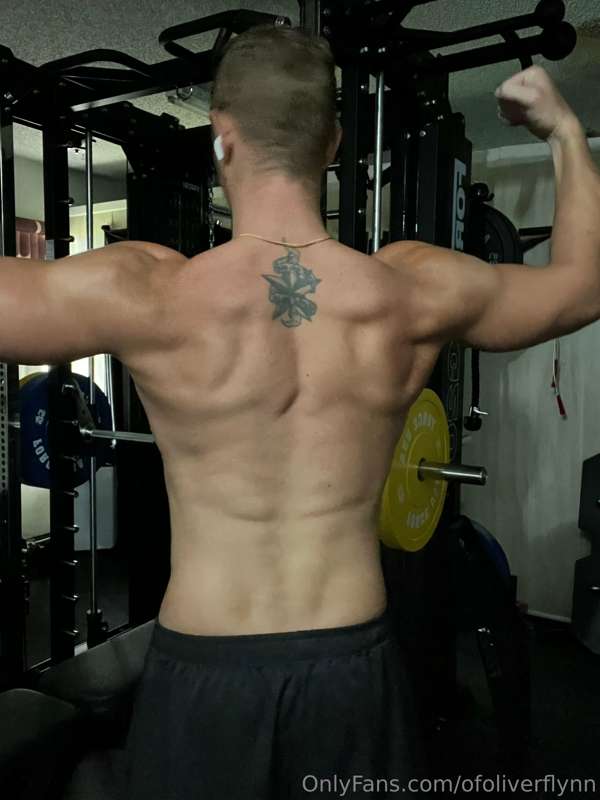 front or back? 🥵 1
