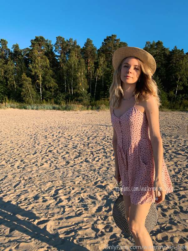 went to the beach.. made some naughty content for my premium..