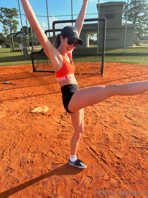 @tmotp told me to pose with the bat lol 1