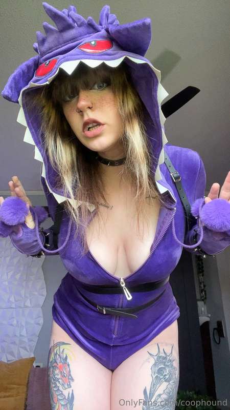 THE FAMOUS GENGAR SUIT!!(more gengar content coming Soon too.. 27