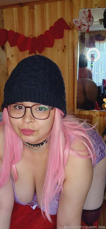 Queen_Bee - Fansly - 27 Apr, 2023