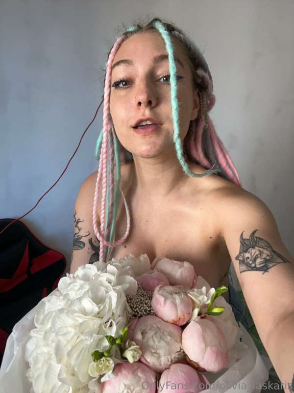 What flowers would you associate me with?😏🌸🌷🌼💃