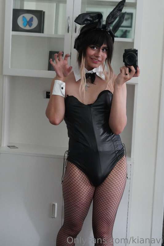 Hiiiiiiii!!!
New bunny outfit came in the mail!!
I need some.. 9