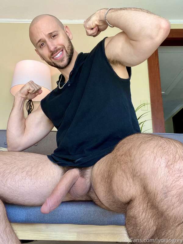 That’s right, I’m pointing it right at 👉 you 👈 3
