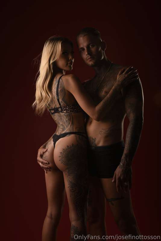 Nu kommer första släppet bilder från plåtningen i tisdags 🖤😏 6