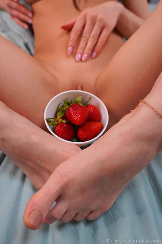Start your day with 😋
Would you like to begin with strawberr..