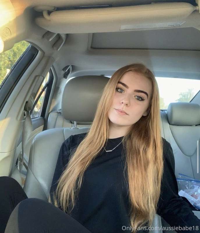 Can I sit on your lap? 😊 tip me $15 and check your dms for a.. 1