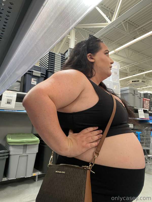 Fat people of Walmart? Not me out here buying a robot vacuum..